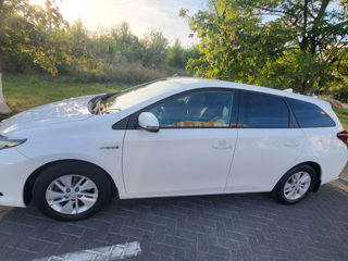 Toyota Auris foto 1