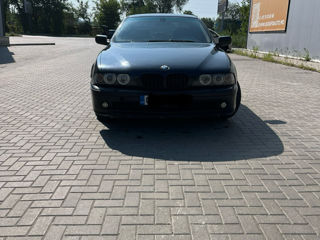 BMW 5 Series фото 0