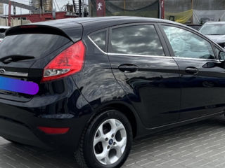 Ford Fiesta 5D foto 5