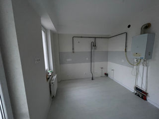 Apartament cu 2 camere, 85 m², Durlești, Chișinău foto 2