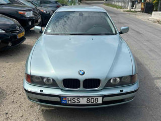 BMW 5 Series foto 3