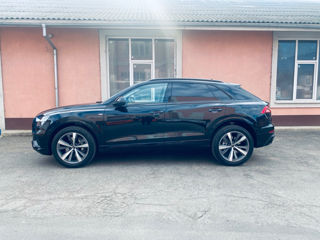 Audi Q8 foto 3