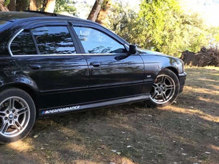 BMW 5 Series foto 6