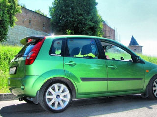 Ford Fiesta foto 3