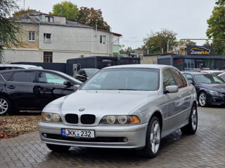 BMW 5 Series foto 1