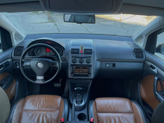 Volkswagen Touran foto 9