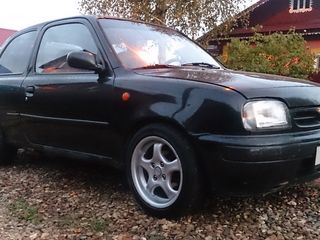 Nissan Micra foto 1