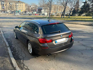 BMW 5 Series Touring foto 4