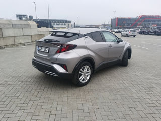 Toyota C-HR foto 2