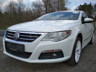 Volkswagen Passat CC foto 1