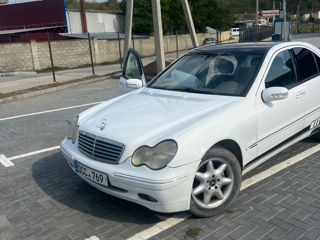 Mercedes C-Class foto 7