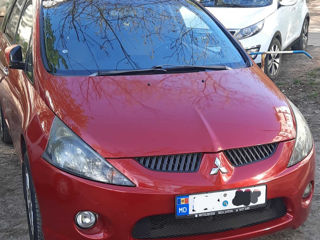 Mitsubishi Grandis foto 0