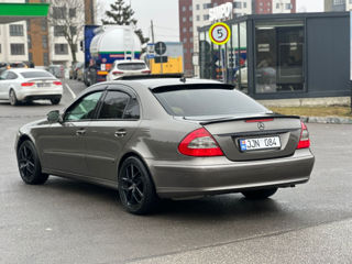 Mercedes E-Class foto 5