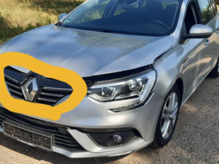 Renault megane 4 фары defect на части  Решетка хром foto 7