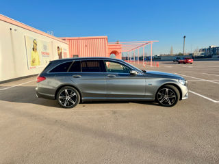 Mercedes C-Class Wagon foto 2