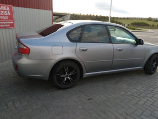 Subaru Legacy foto 4