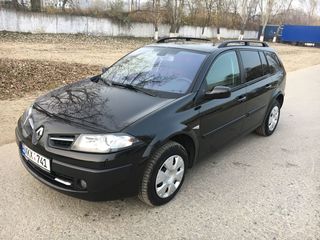 Renault Megane foto 2