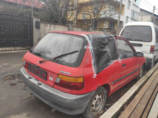 Toyota Starlet foto 3