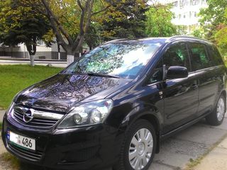 Opel Zafira foto 1