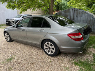 Mercedes C-Class foto 2