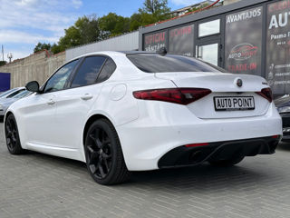 Alfa Romeo Giulia foto 3