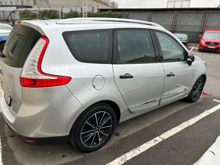 Renault Grand Scenic foto 3