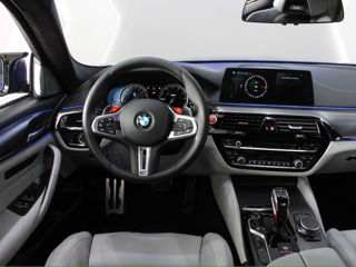 BMW 5 Series foto 15