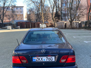 Mercedes E-Class foto 8