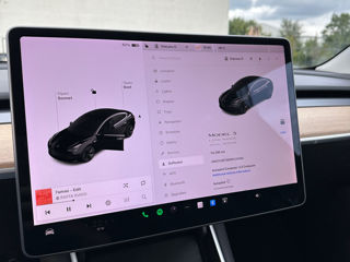 Tesla Model 3 foto 7