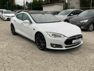 Tesla Model S foto 1