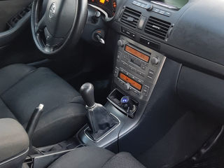 Toyota Avensis foto 10