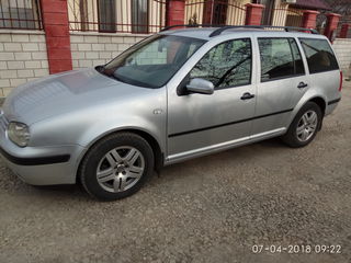 Volkswagen Golf foto 1