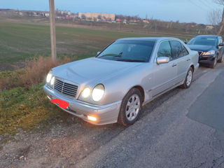 Mercedes E-Class foto 4