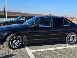 BMW 7 Series foto 3