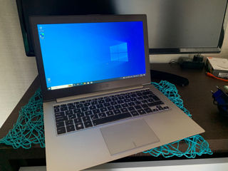 Asus ZenBook 13.3 FullHd, i7 4x 3.20ghz, 4GB RAM, 256GB SSD.