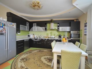 Casă cu 2 nivele, 400 mp, Malina Mică, 1700 €! foto 9