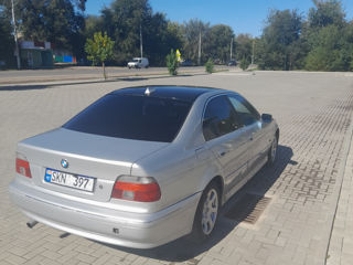 BMW 5 Series foto 2