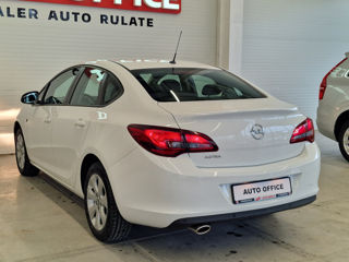 Opel Astra foto 4