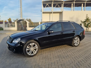 Mercedes C-Class foto 4