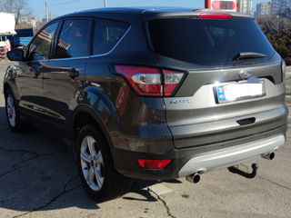 Ford Kuga foto 2