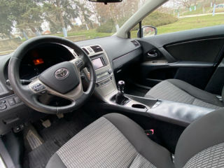 Toyota Avensis foto 5