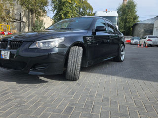 BMW 5 Series foto 7