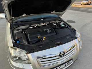 Toyota Avensis foto 13