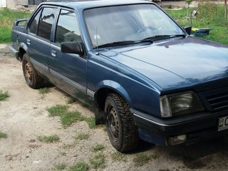 Opel Ascona foto 1