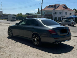 Mercedes E-Class foto 2