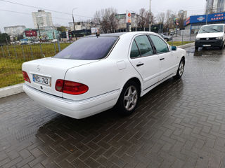 Mercedes E-Class foto 4