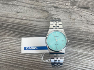 Vând Casio Tiffany