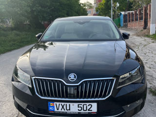 Skoda Superb foto 2