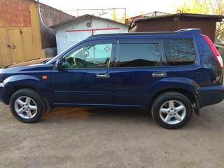 Nissan X-Trail foto 2