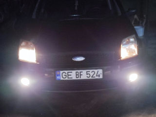 Ford Fusion foto 10